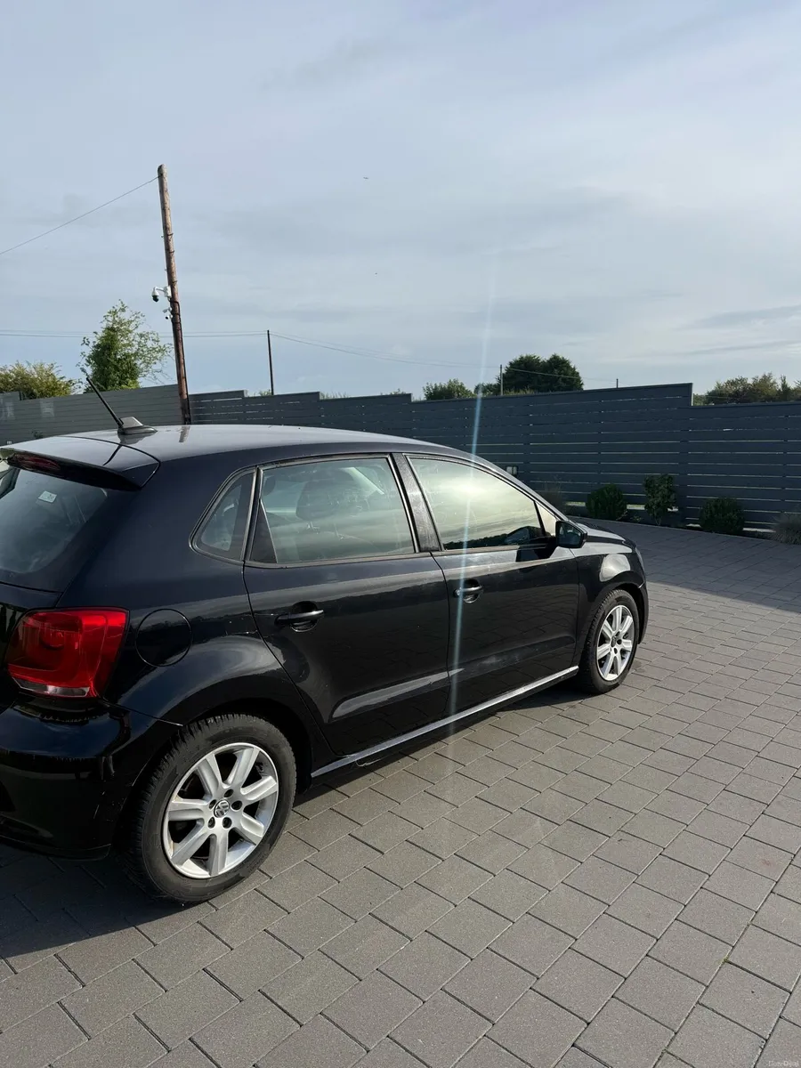 Volkswagen Polo TDI 1.6L CAR OF THE YEAR 2010 - Image 3