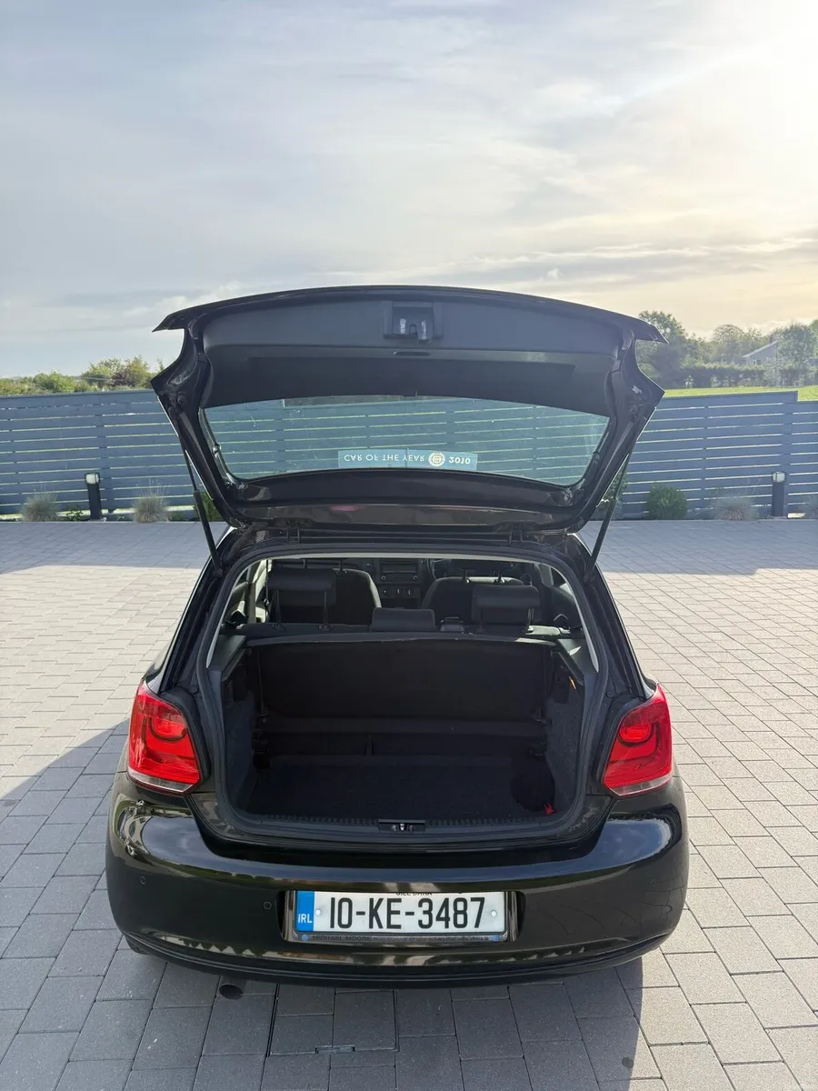 Volkswagen Polo TDI 1.6L CAR OF THE YEAR 2010 - Image 5