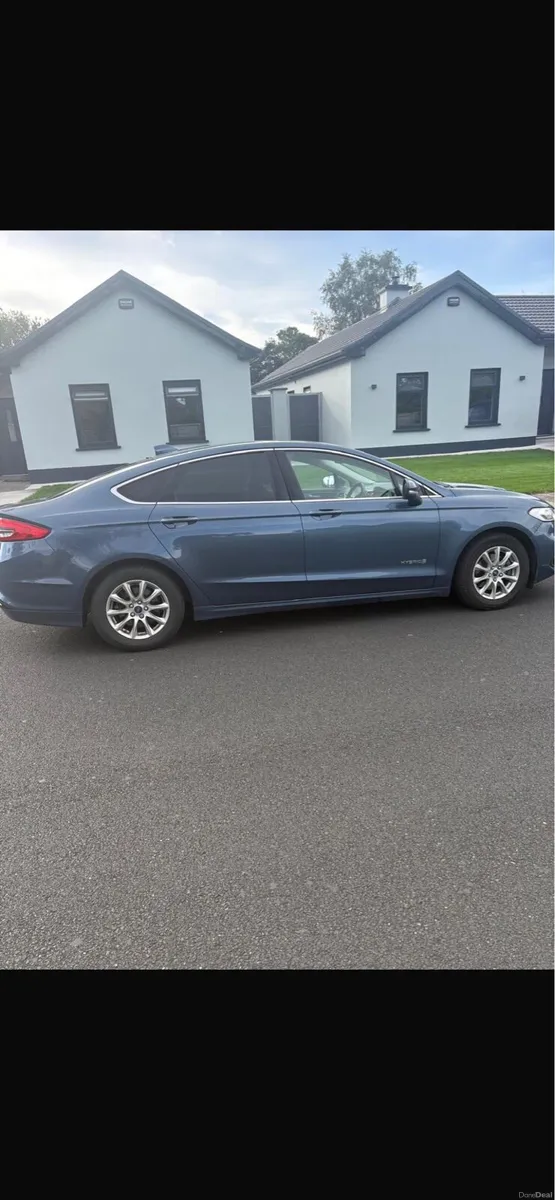 Ford Mondeo - Petrol Hybrid - Image 4