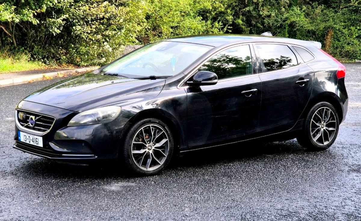 2013 Volvo V40 ▪︎ AUTOMATIC ▪︎ - Image 4
