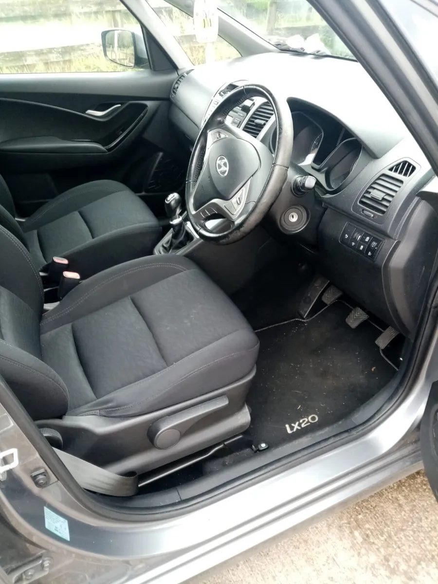 Car - Image 5