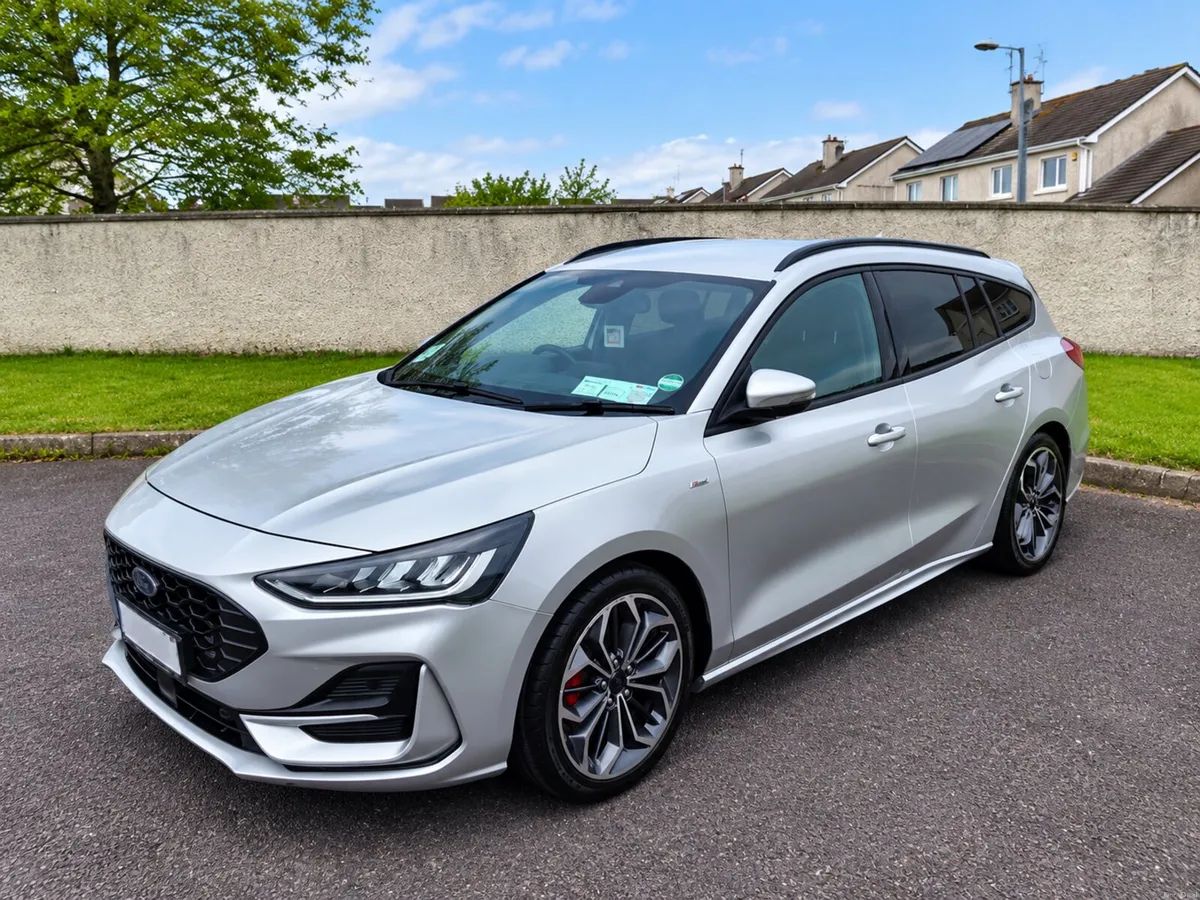 2022 Ford Focus ST-Line - Image 4
