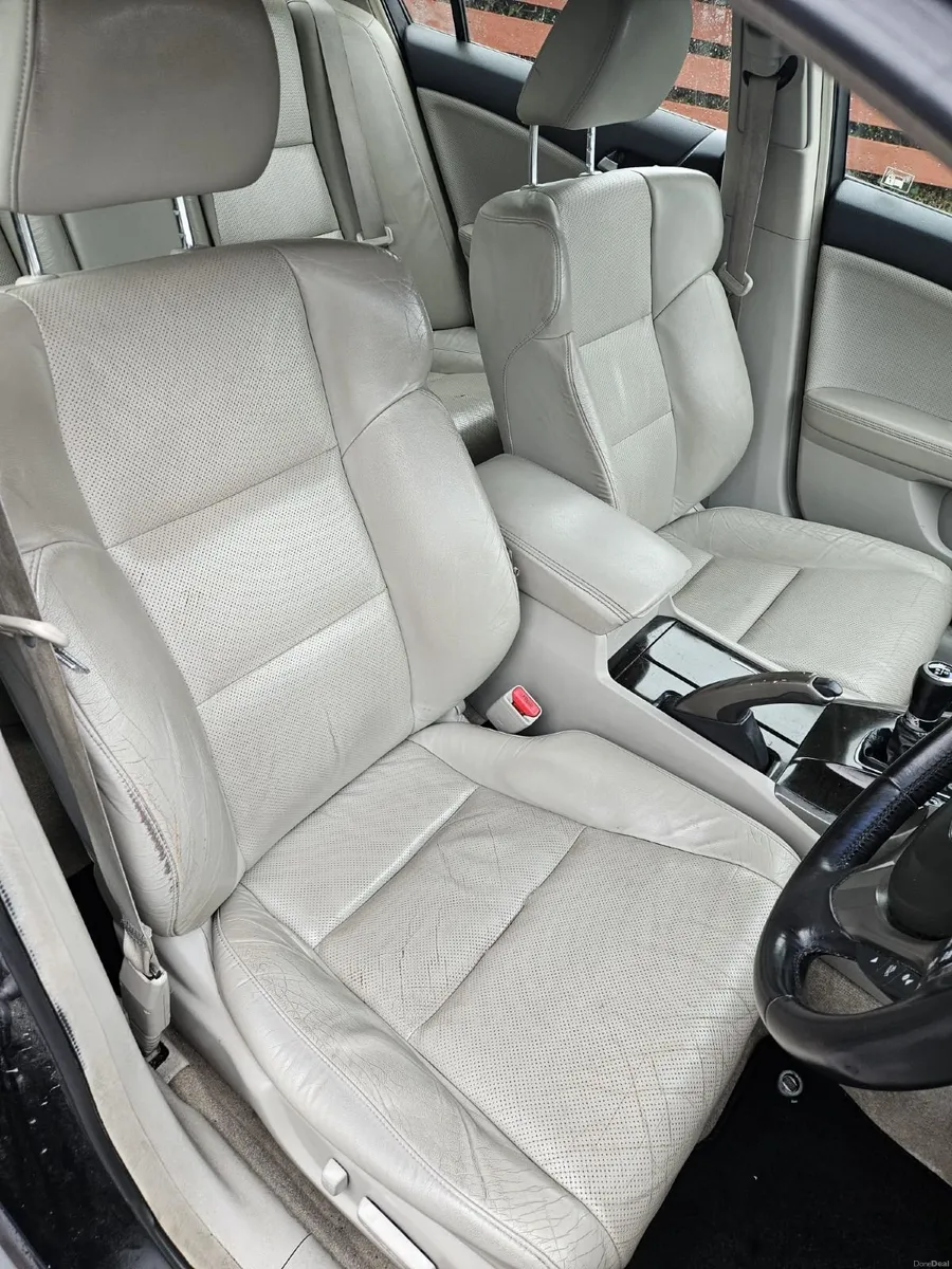Honda Accord 2010 2.2 I-DTEC NEW NCT - Image 6