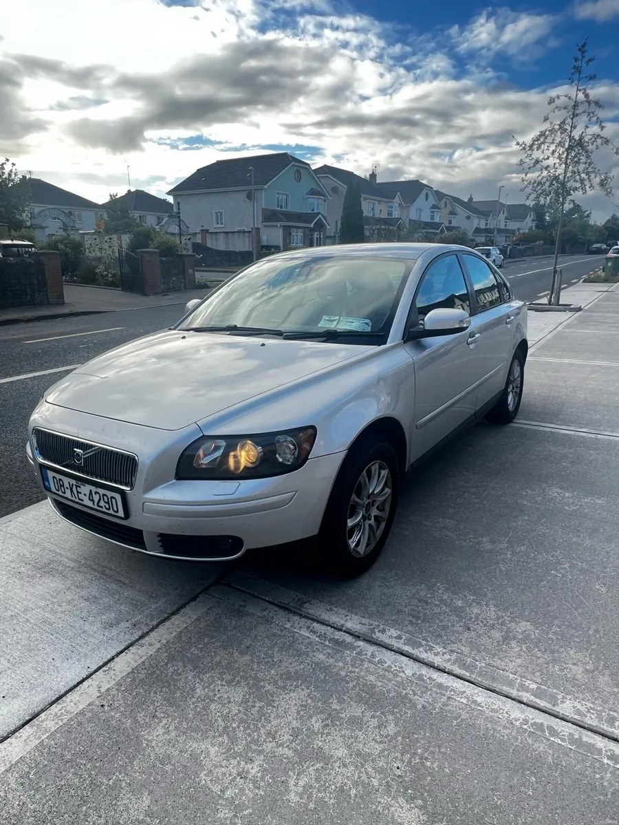 Volvo S40 - Image 1