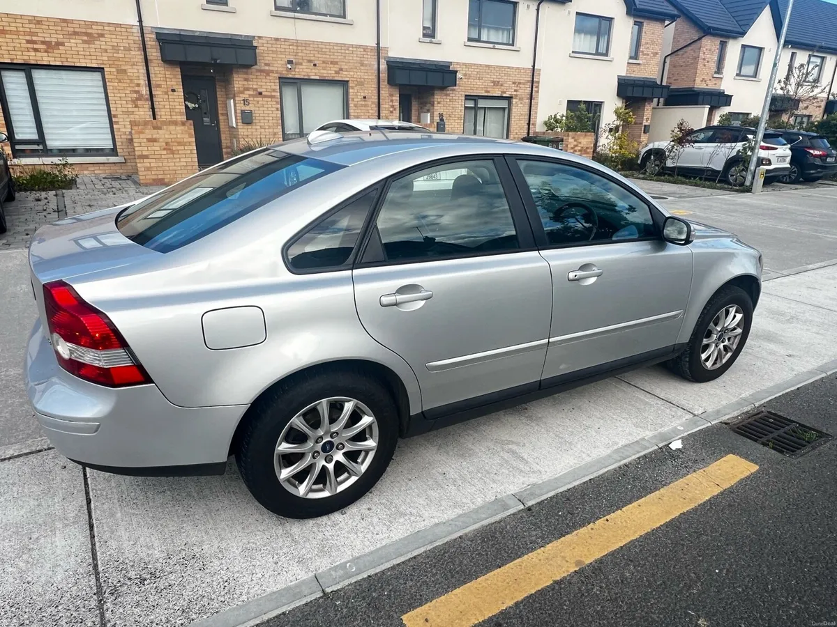 Volvo S40 - Image 2
