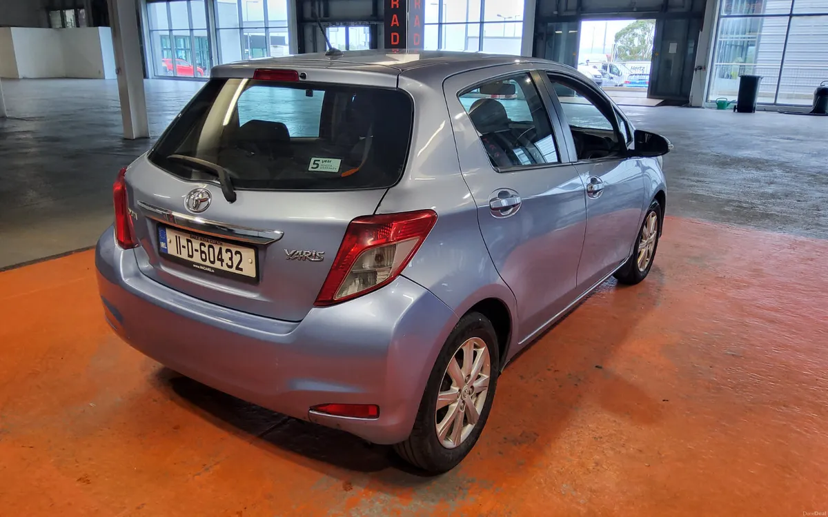 Toyota Yaris 2011 - Image 3
