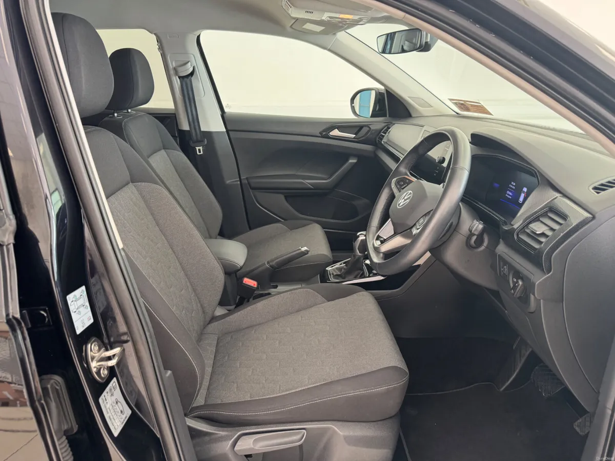 Volkswagen T-Cross 2025 - Image 6
