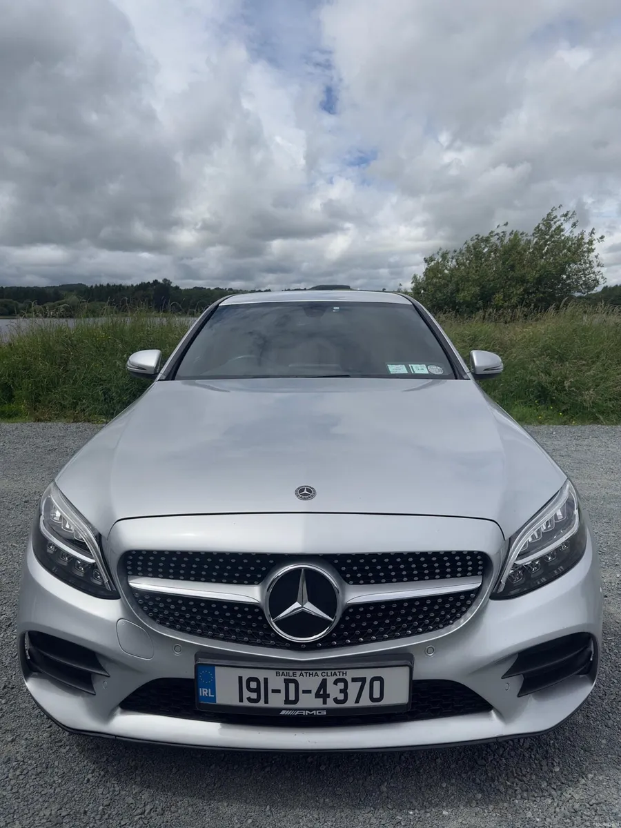 2019 Mercedes-Benz C200d AMG Line Automatic 86k km - Image 2