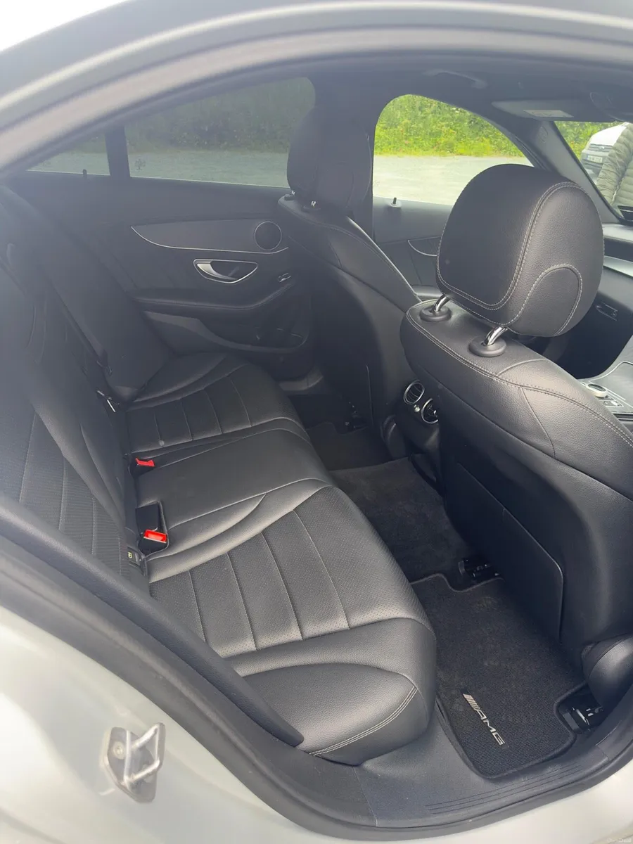 2019 Mercedes-Benz C200d AMG Line Automatic 86k km - Image 6