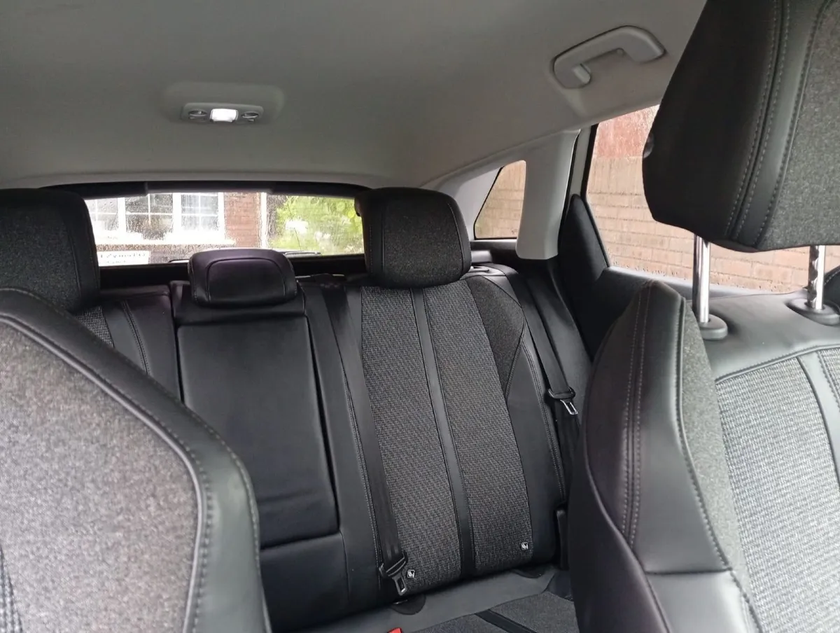 Peugeot 3008 2018 - Image 2