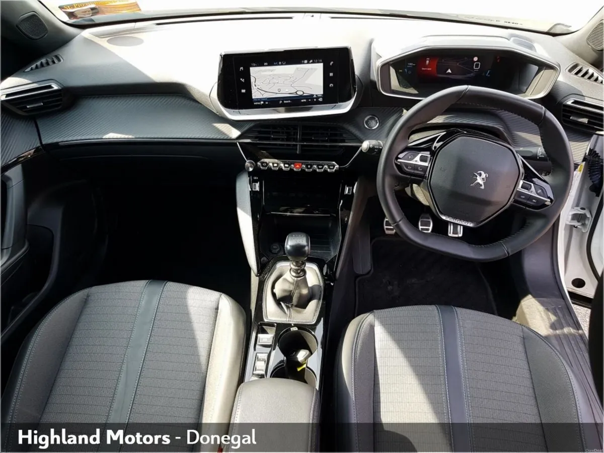 Peugeot 2008 1.2 Puretech 100bhp Allure - Image 2