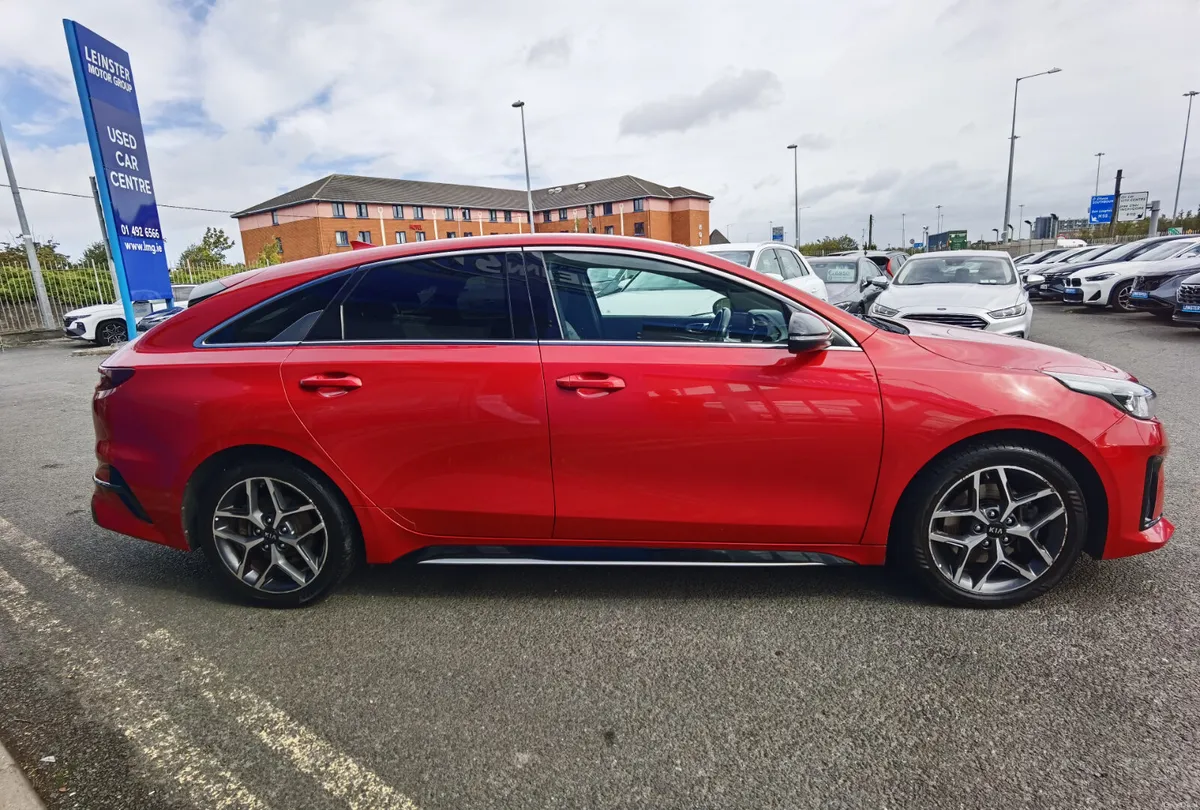KIA PROCEED 1.4 GT LINE PETROL - Image 4
