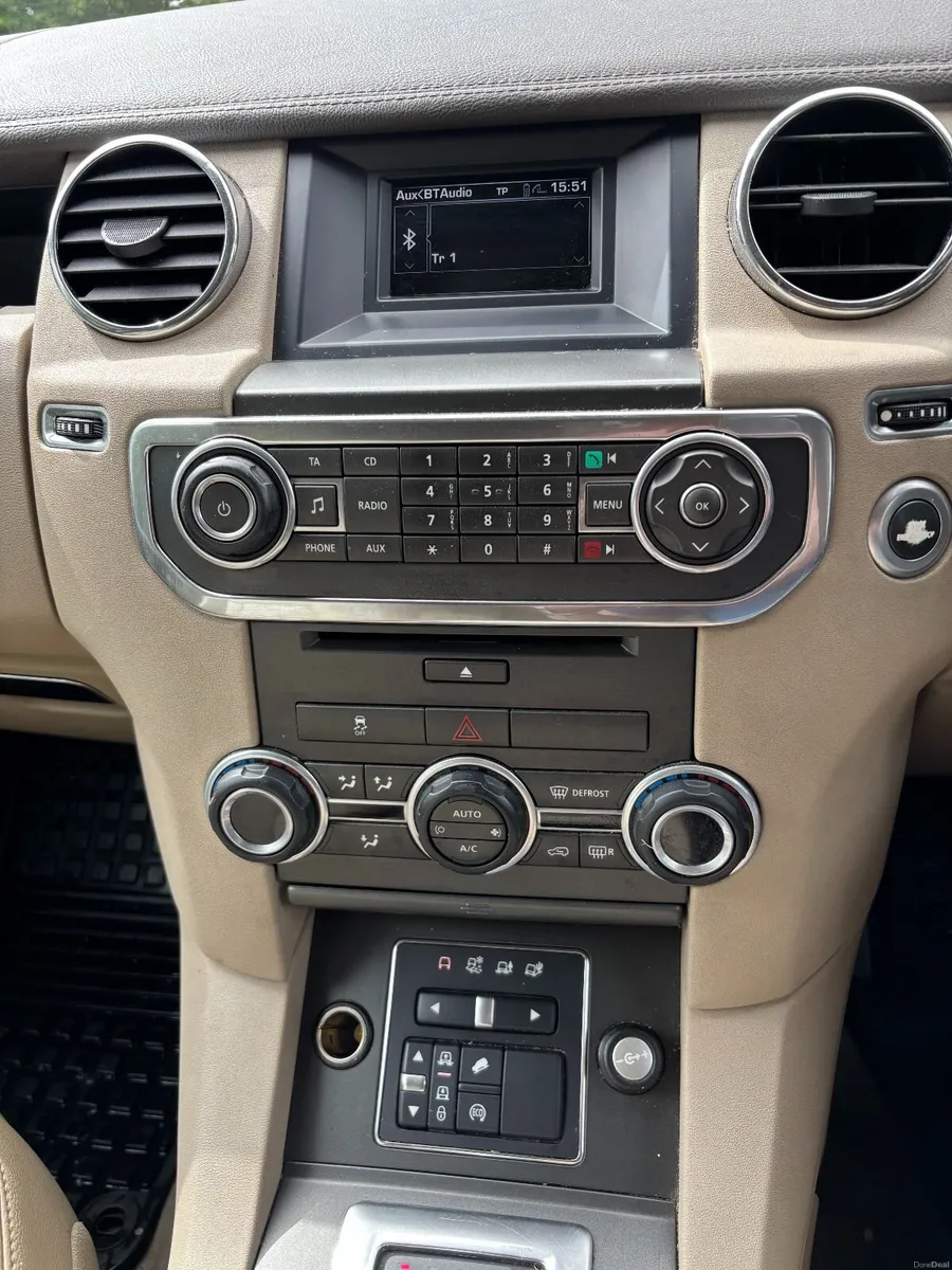 Land Rover Discovery 2014 - Image 1