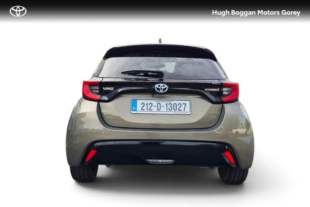 Toyota Yaris YARIS HYBRID PLATINUM - Image 4