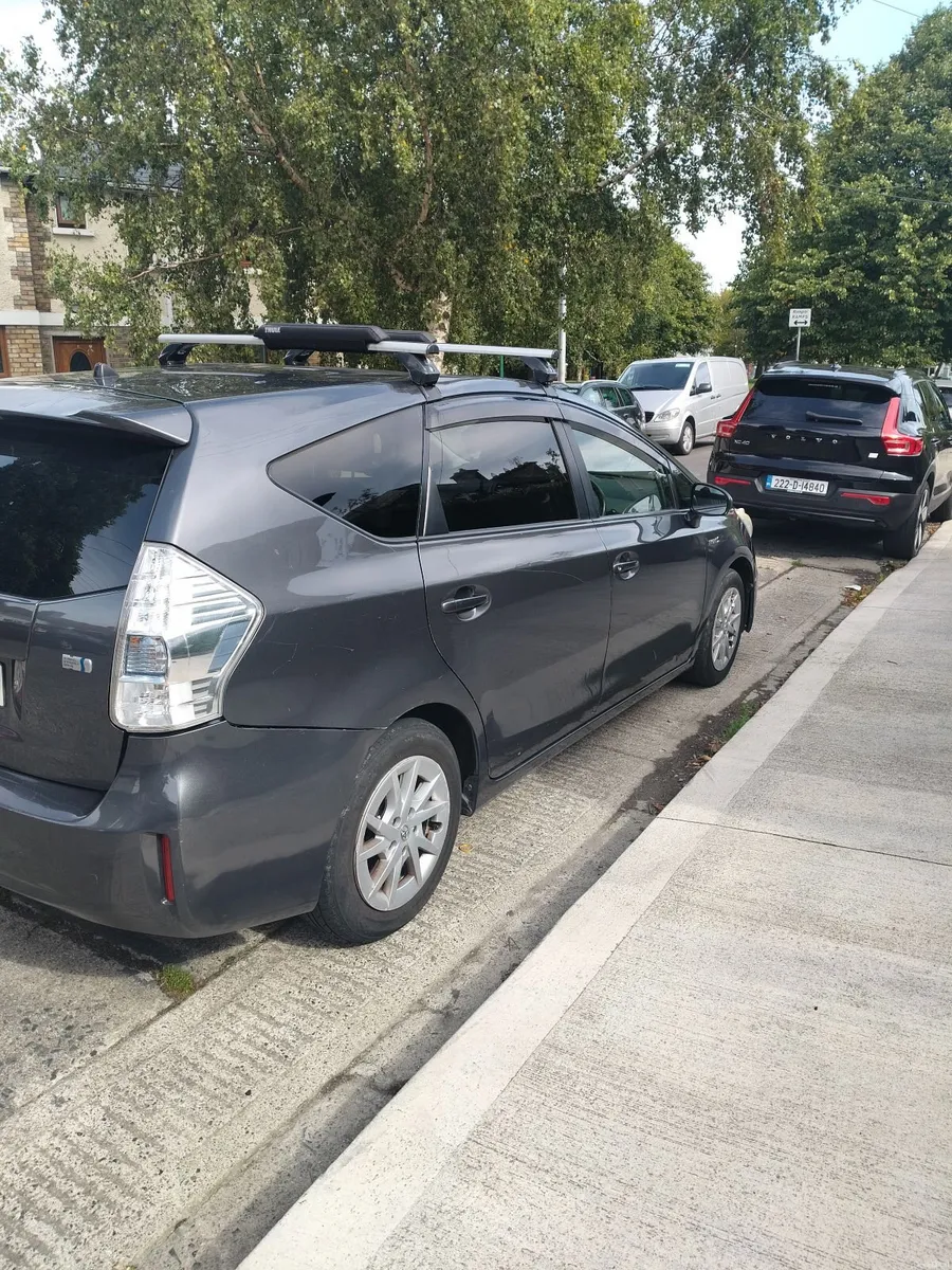 Toyota Prius 2012, 7 seater - Image 6