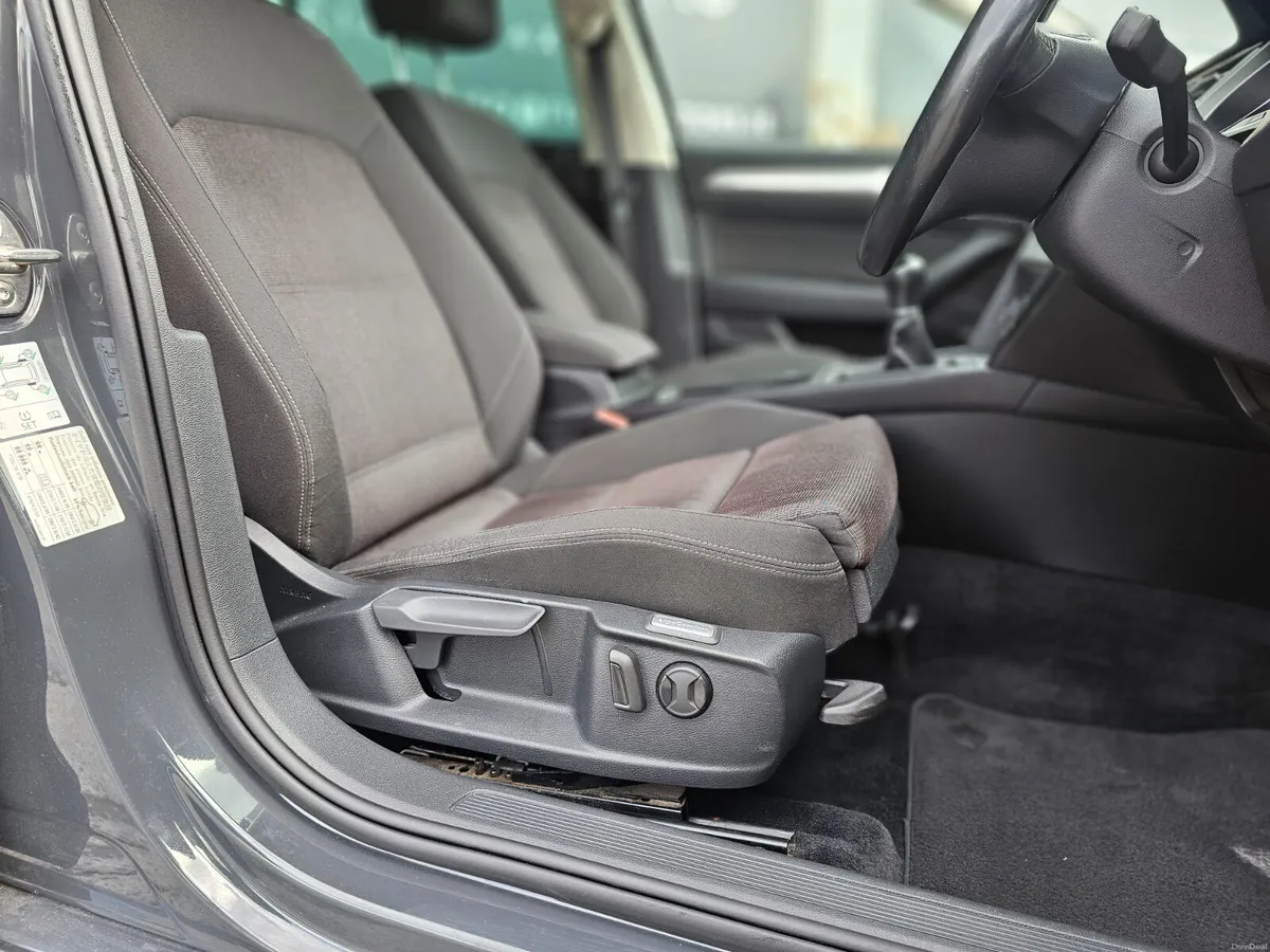 VW PASSAT ESTATE // NEW TB //FULL SERVICE HISTORY - Image 6