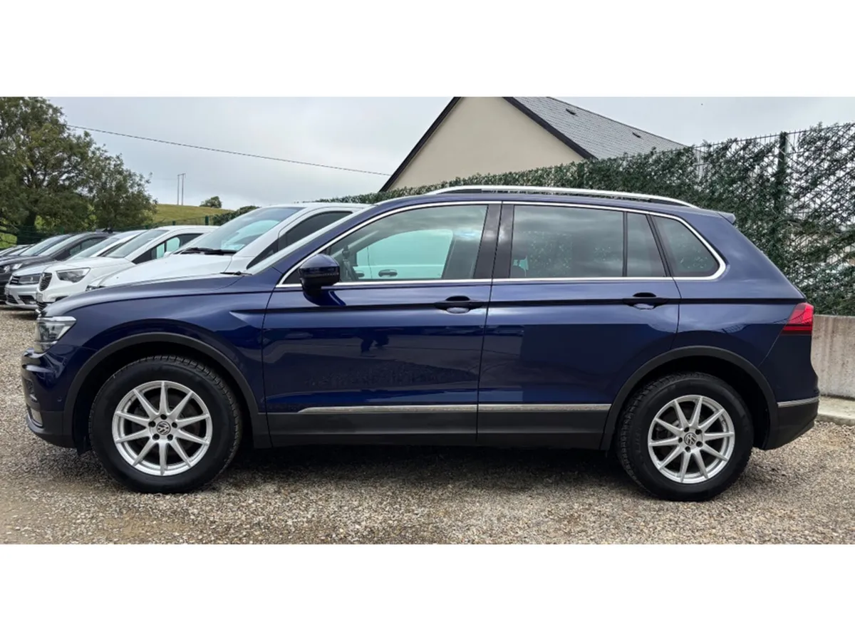 Volkswagen Tiguan 4-Motion Automatic 192 - Image 4