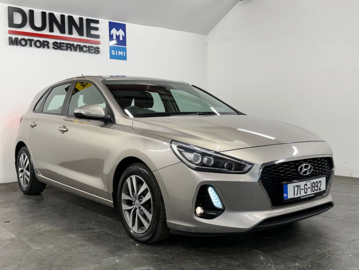 Hyundai i30 **DELUXE MODEL **MULTI SERVICE HISTORY - Image 4