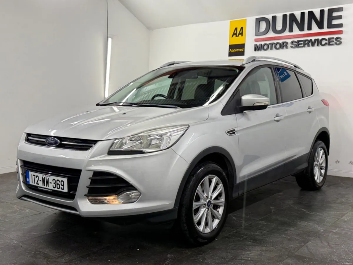 Ford Kuga **TITANIUM EDITION **MULTI SERVICE HISTO - Image 2