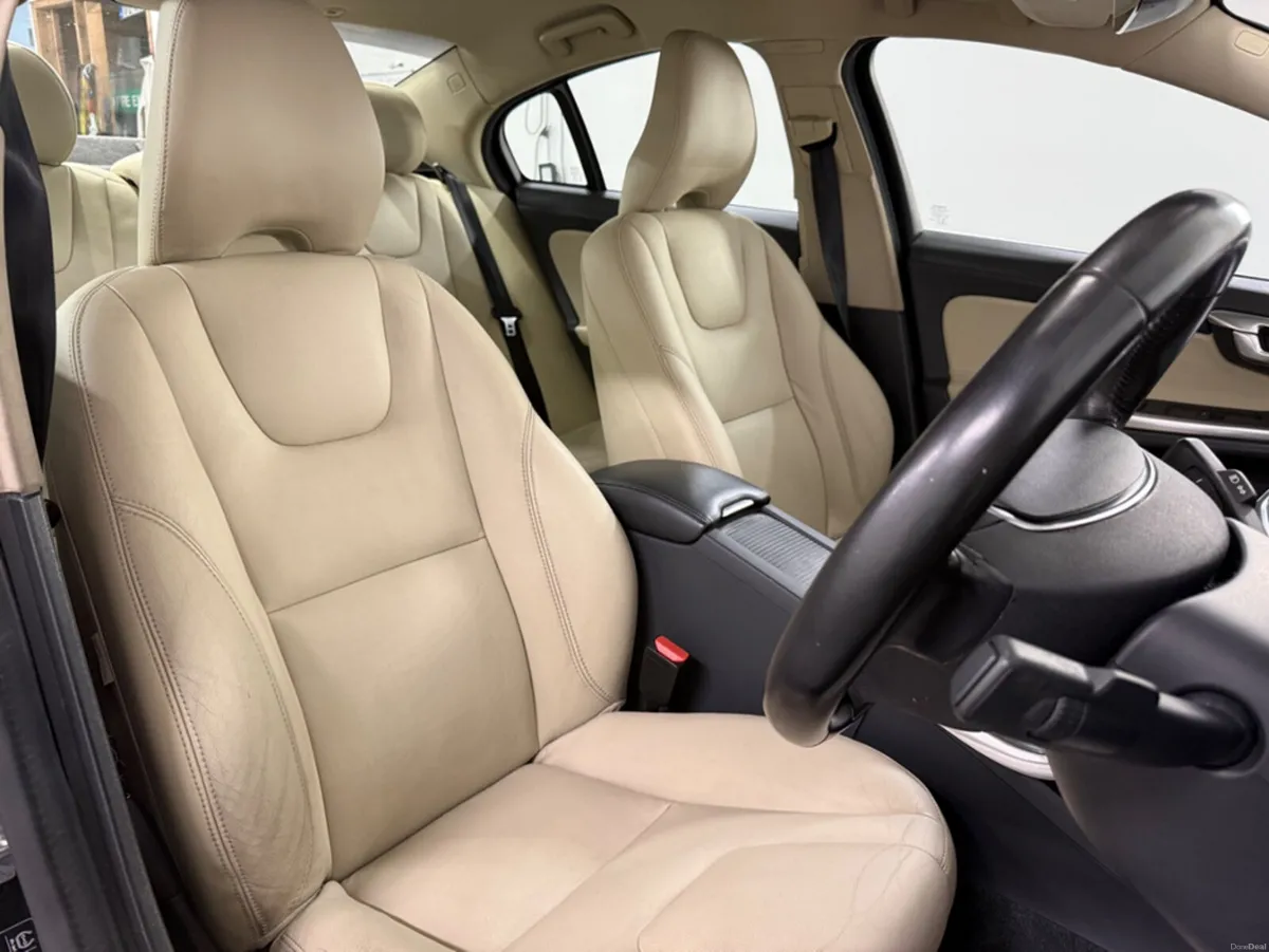 Volvo S60 **2 KEYS  **HEATED SEATS **HEATED STEERI - Image 6