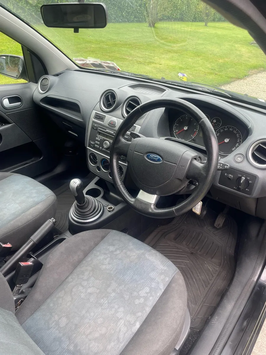 Car - Image 4