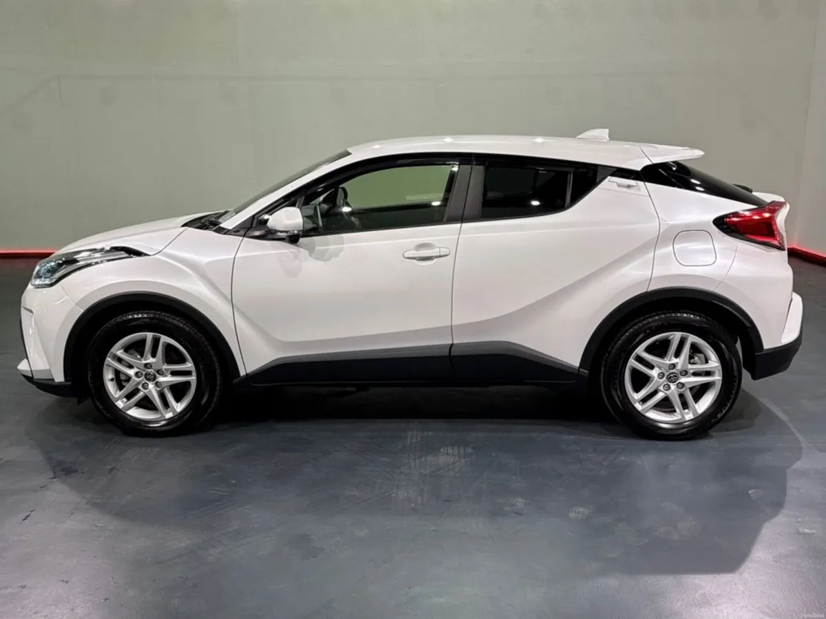 Toyota C-HR 1.8 HYBRID AUTOMATIC SUV - FACTORY ALL - Image 6