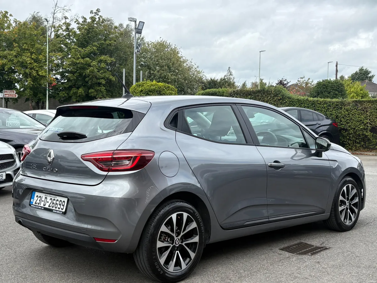 231 Renault Clio Equilibre 1.0 Petrol - Image 5