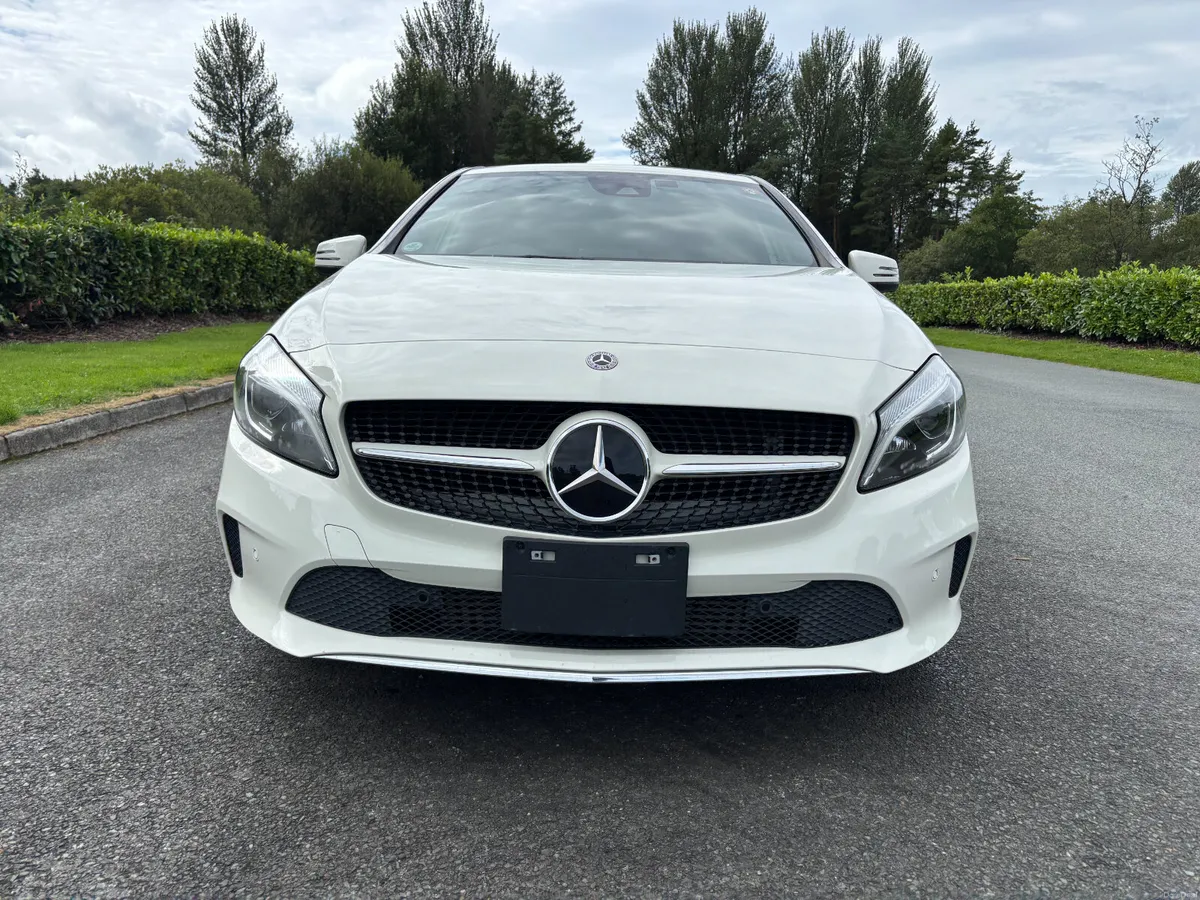 MERCEDES BENZ A180 STYLE AUTO 2017 - Image 2