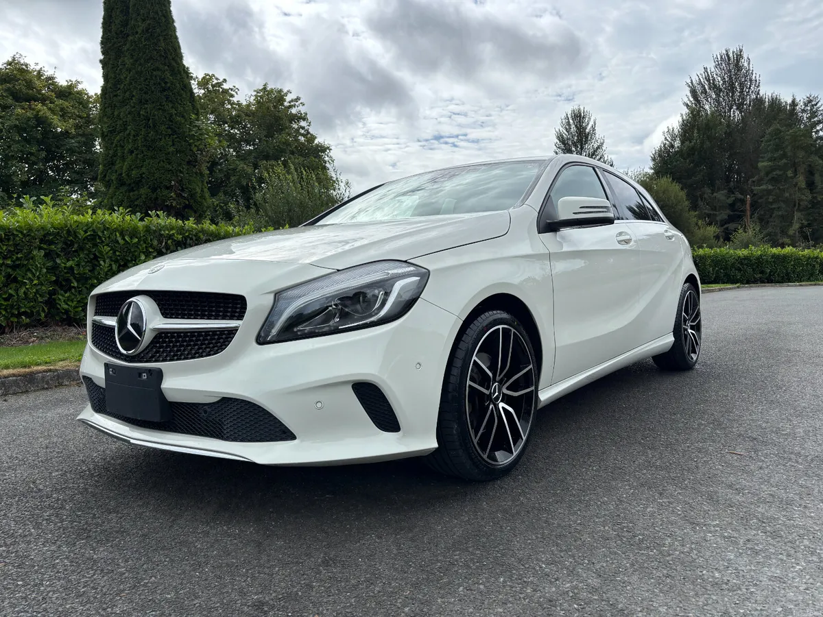 MERCEDES BENZ A180 STYLE AUTO 2017 - Image 3