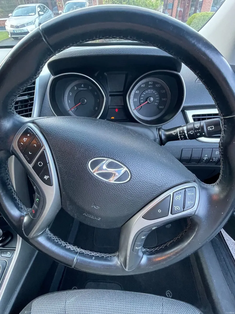 Hyundai i30 2015 - Image 2