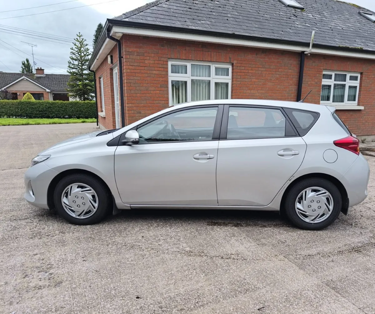 Toyota Auris 2013 - Image 4