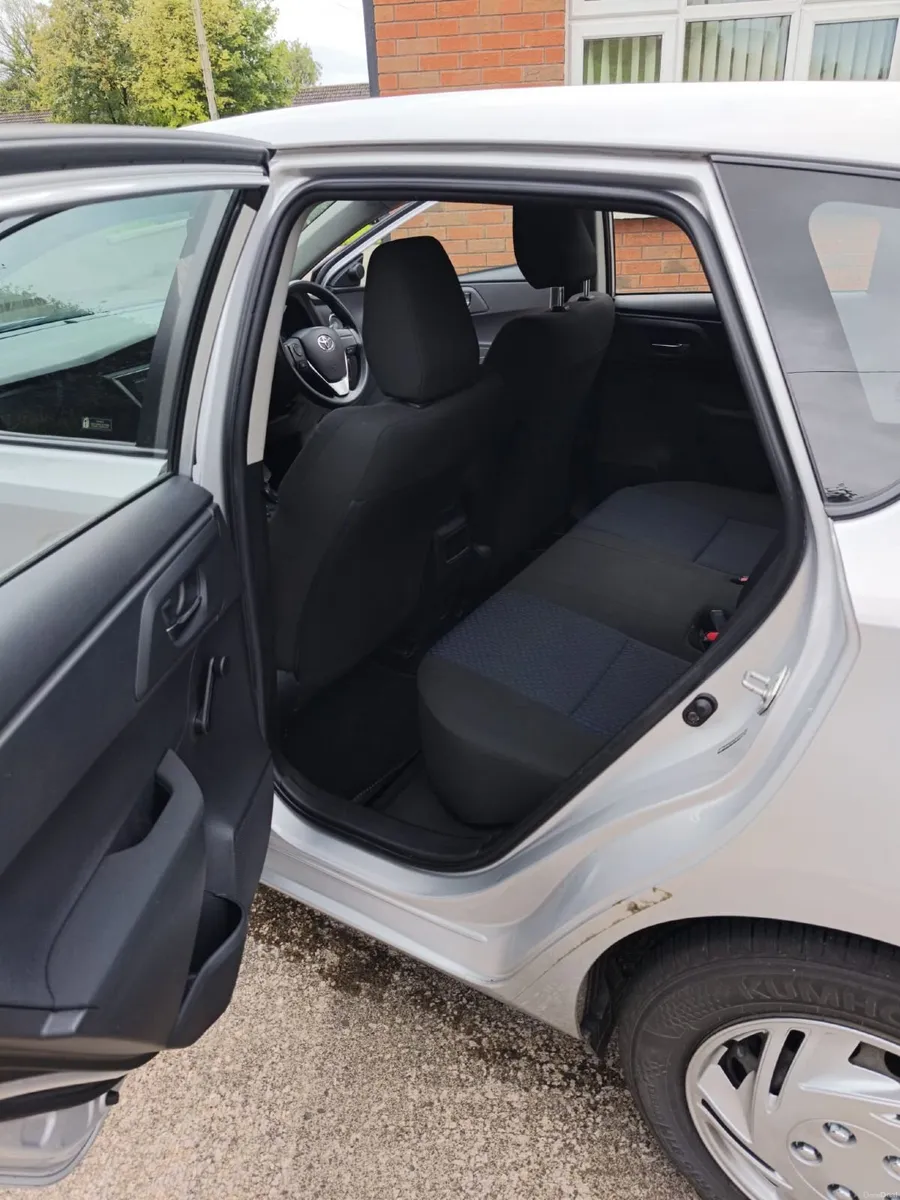 Toyota Auris 2013 - Image 5