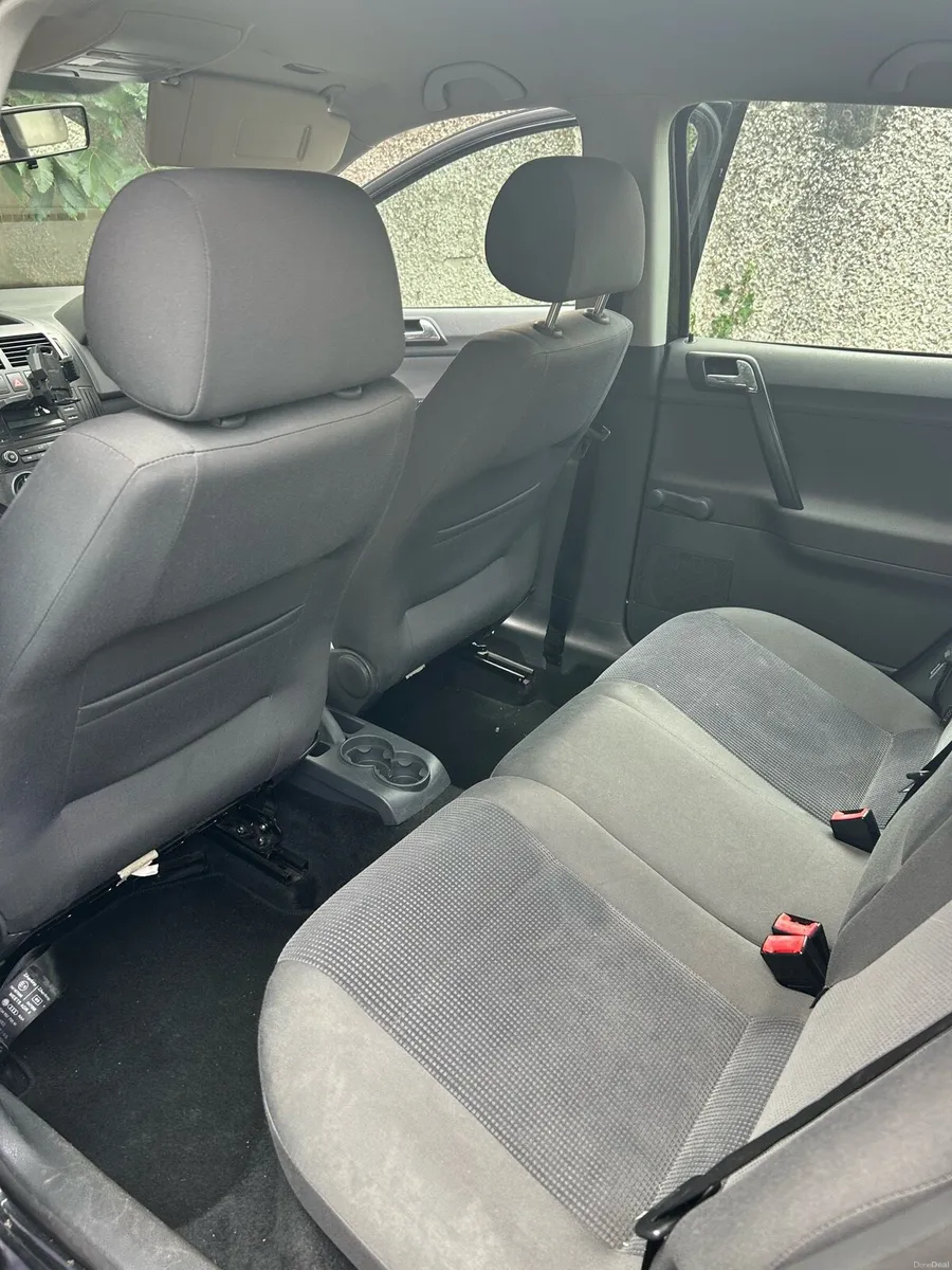 Car - Image 4