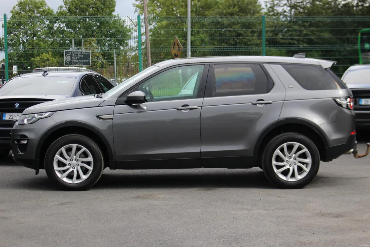 Land Rover Discovery 2018 7 SEATS - Image 5