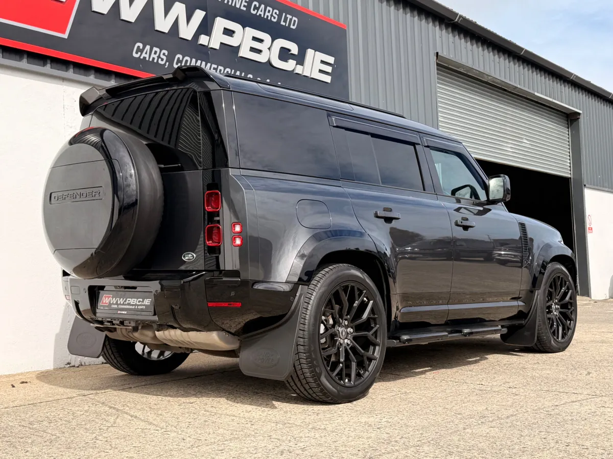 Land Rover Defender  3.0Tdi 110 3 Seater 2023 - Image 4