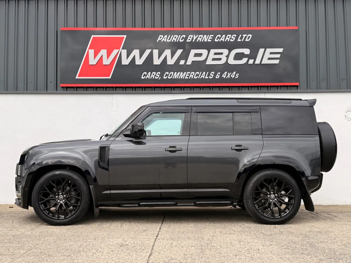 Land Rover Defender  3.0Tdi 110 3 Seater 2023 - Image 6