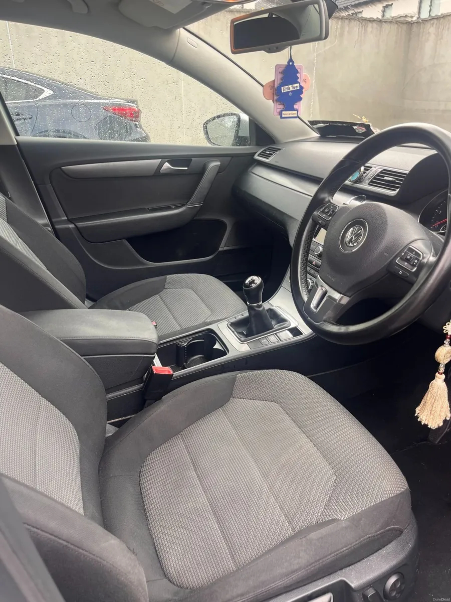 Volkswagen Passat 2013 - Image 6