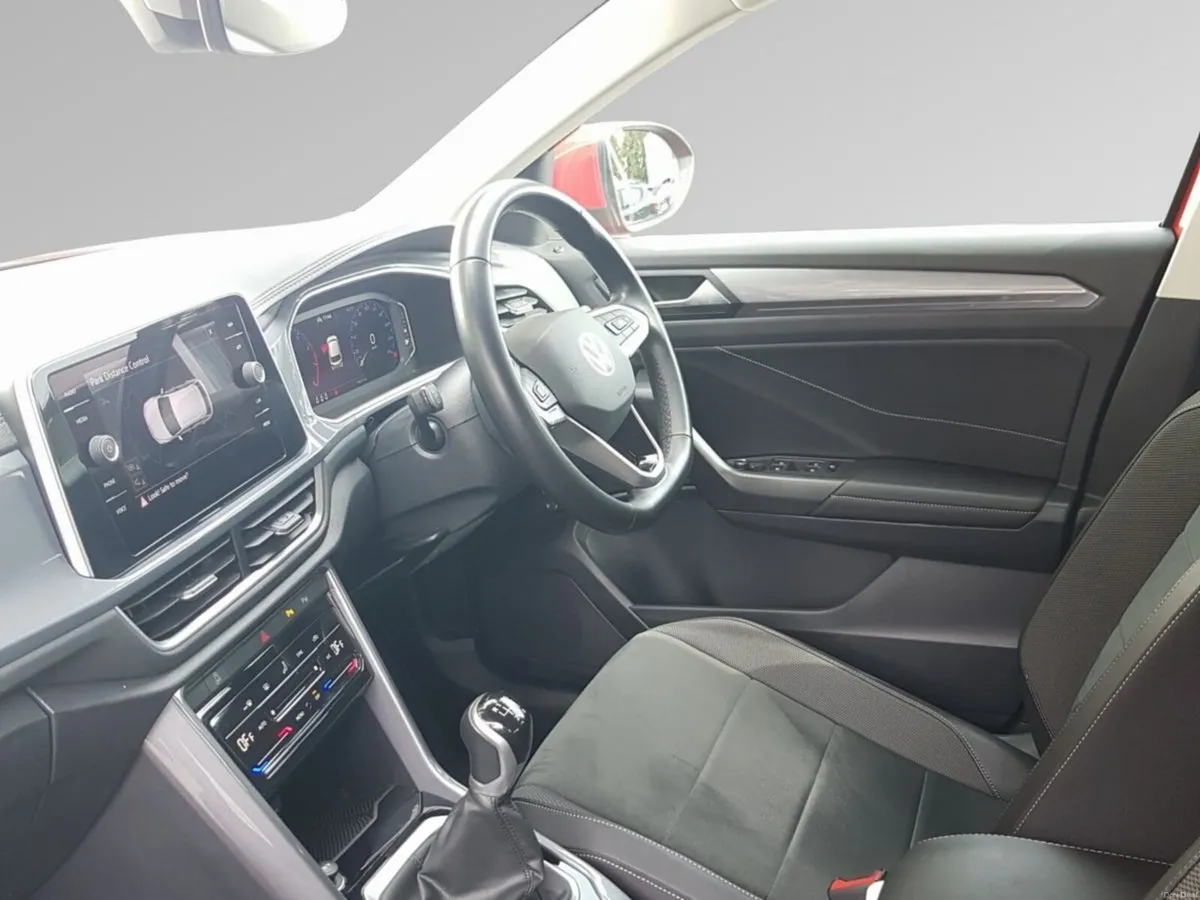 Volkswagen T-Roc 1.0 TSI 110HP Style *LOW MILEAGE* - Image 4