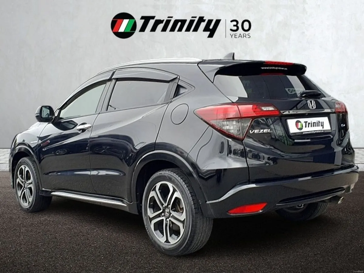 Honda Vezel ** Z HYBRID ** HUGE SPEC ** TRINITY MO - Image 3