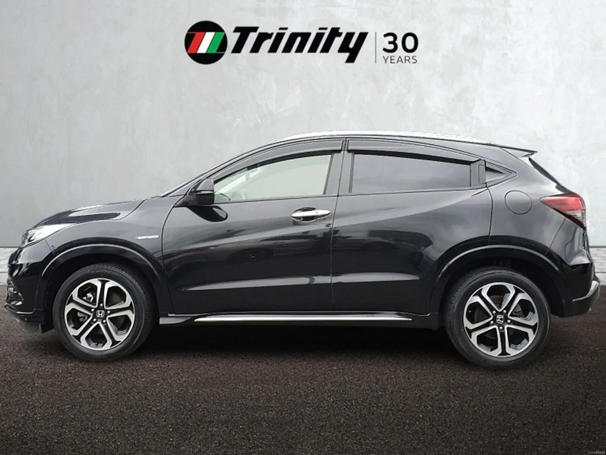 Honda Vezel ** Z HYBRID ** HUGE SPEC ** TRINITY MO - Image 5