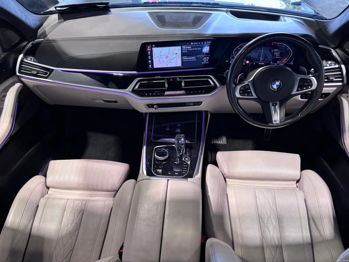 BMW X7 XDRIVE 30D 7 SEATER // SUNROOF // HIGH SPEC - Image 2