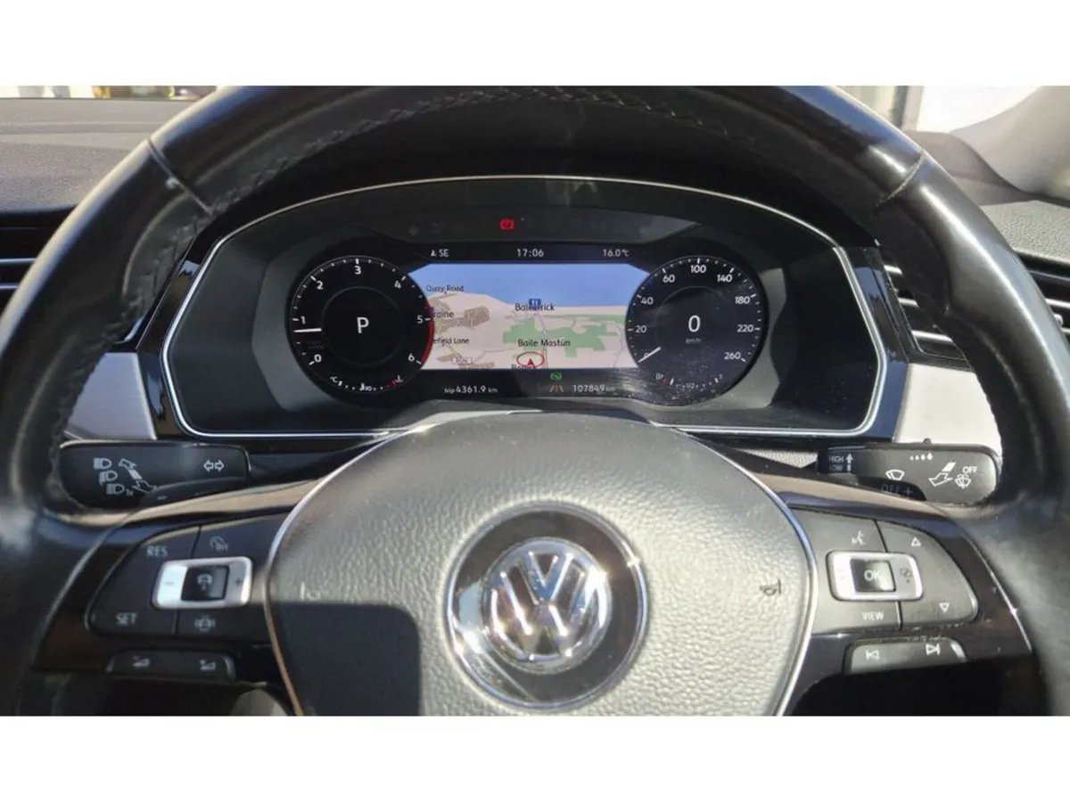 Volkswagen Passat 2019 - Image 3