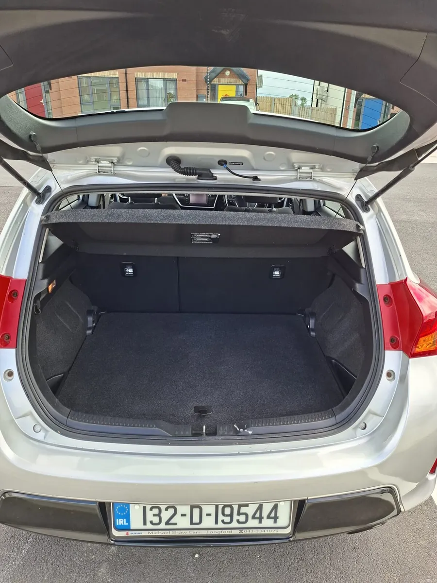 Toyota Auris 1.6 Automatic 132hp - Image 3