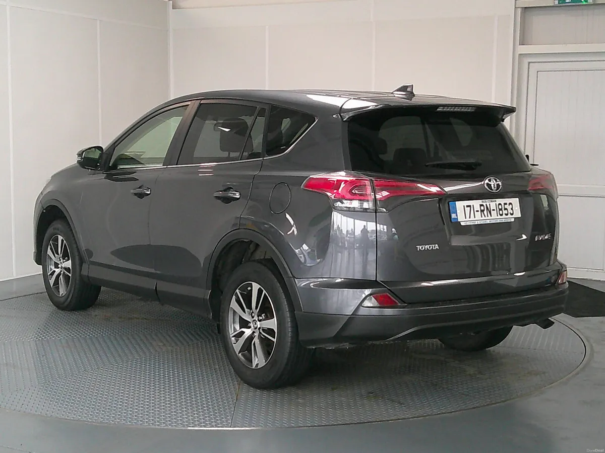 Toyota RAV4 2017 - Image 5