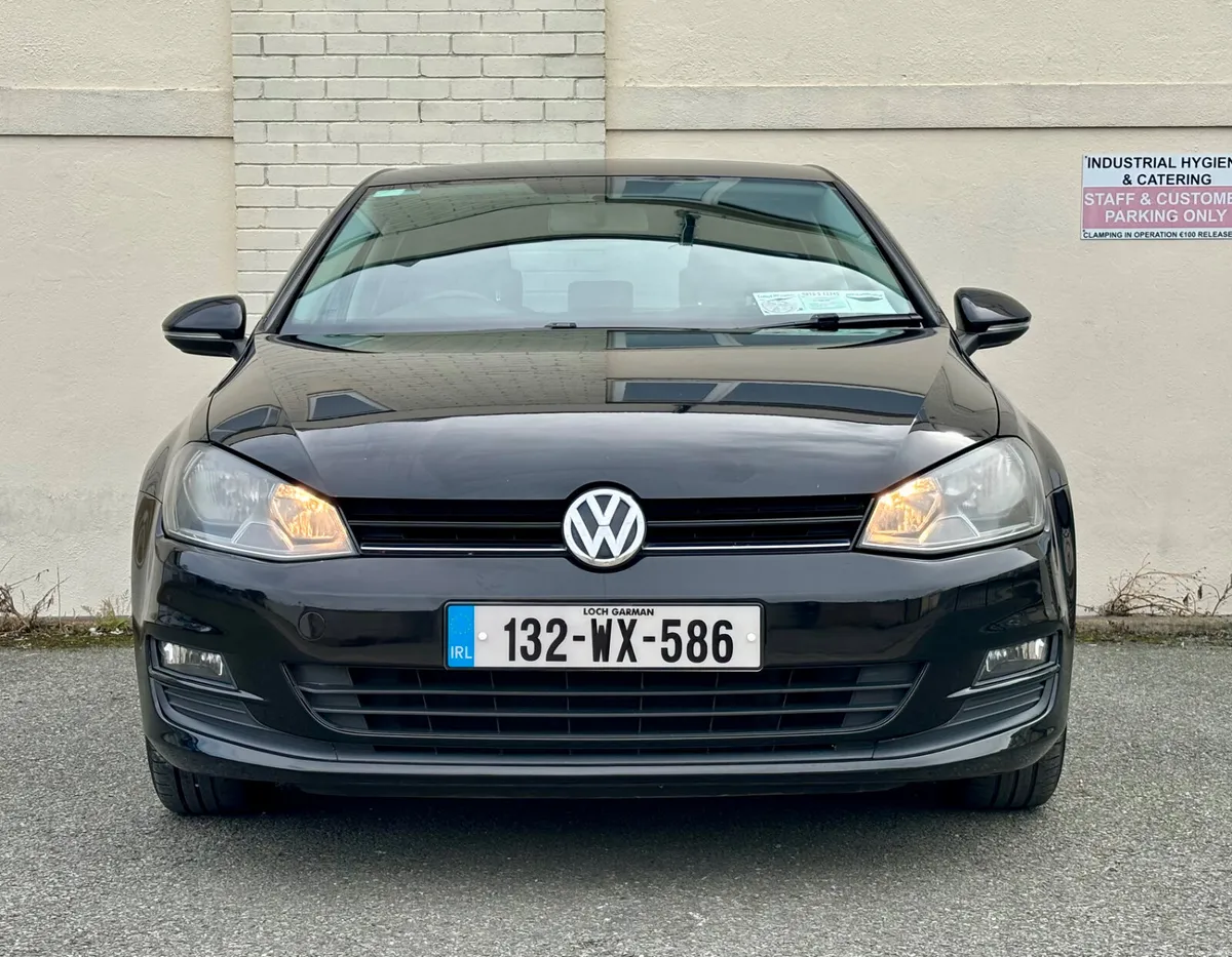 2013 Volkswagen Golf - Image 2