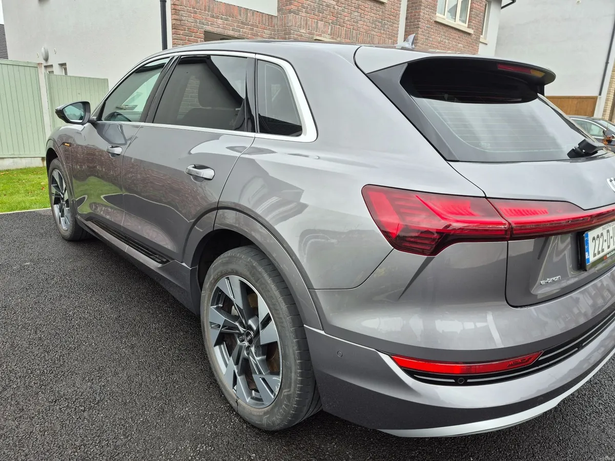 Audi e-tron 2022 Quattro 55 S - Image 5