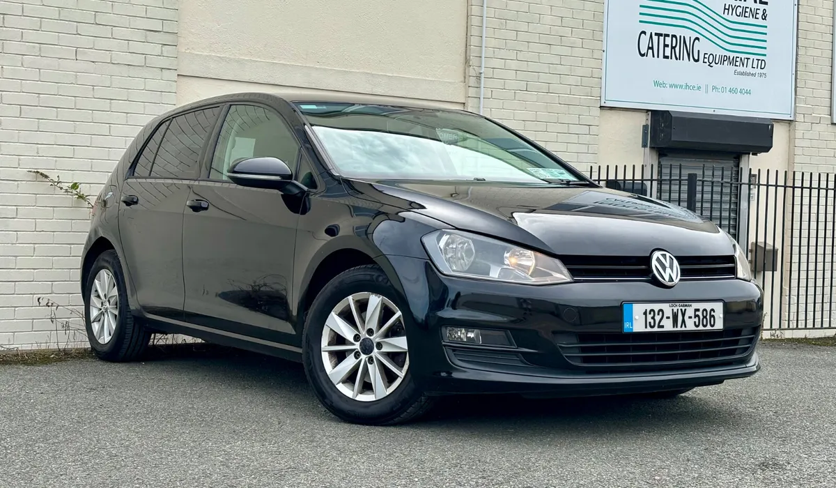 2013 Volkswagen Golf - Image 1