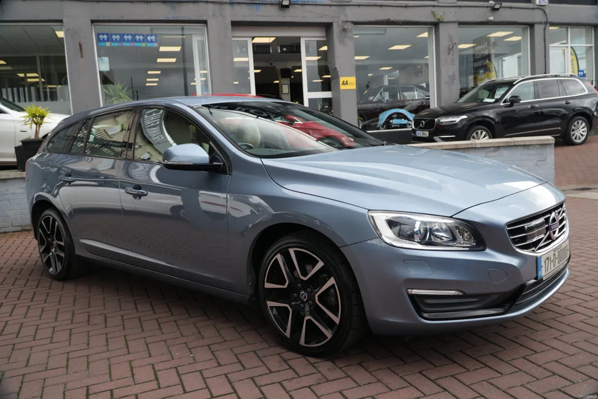 2017 VOLVO V60 D4 - Image 2
