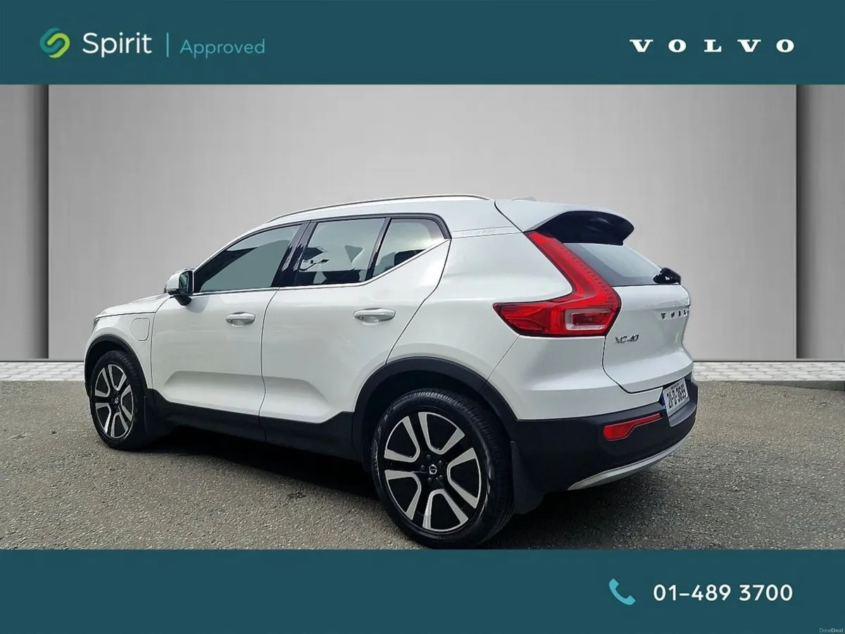 Volvo XC40 T5 Inscription Plug In Hybrid - Image 2
