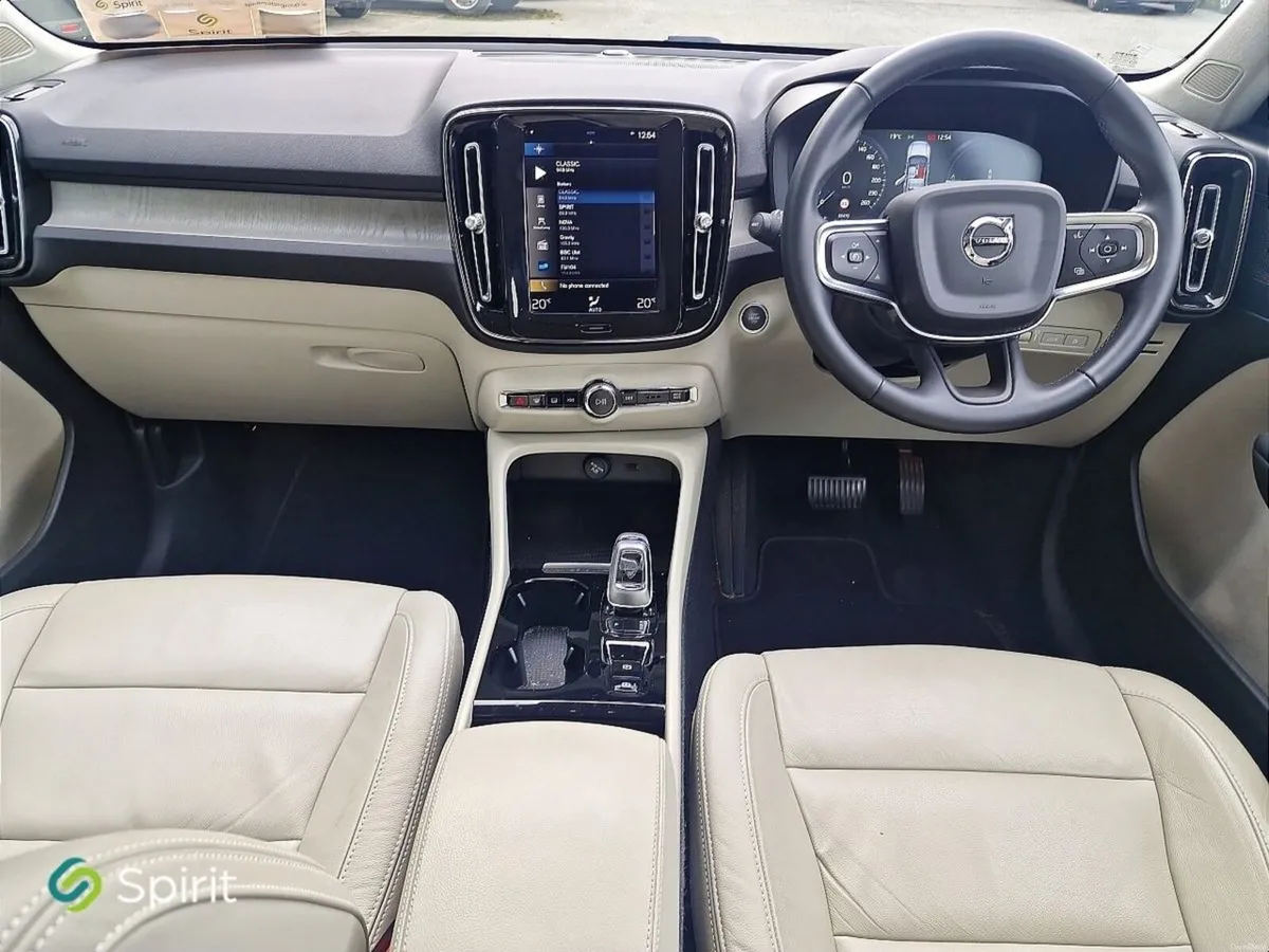 Volvo XC40 T4 Inscription Plug In Hybrid - Image 4